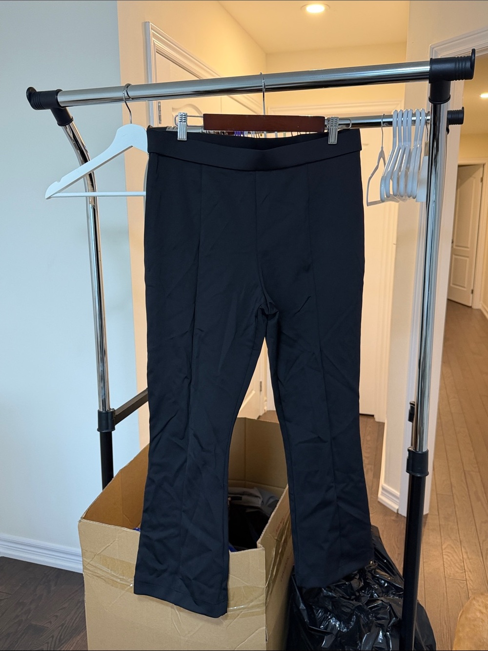 Club Monaco Black Women's Stretch Flare Pants